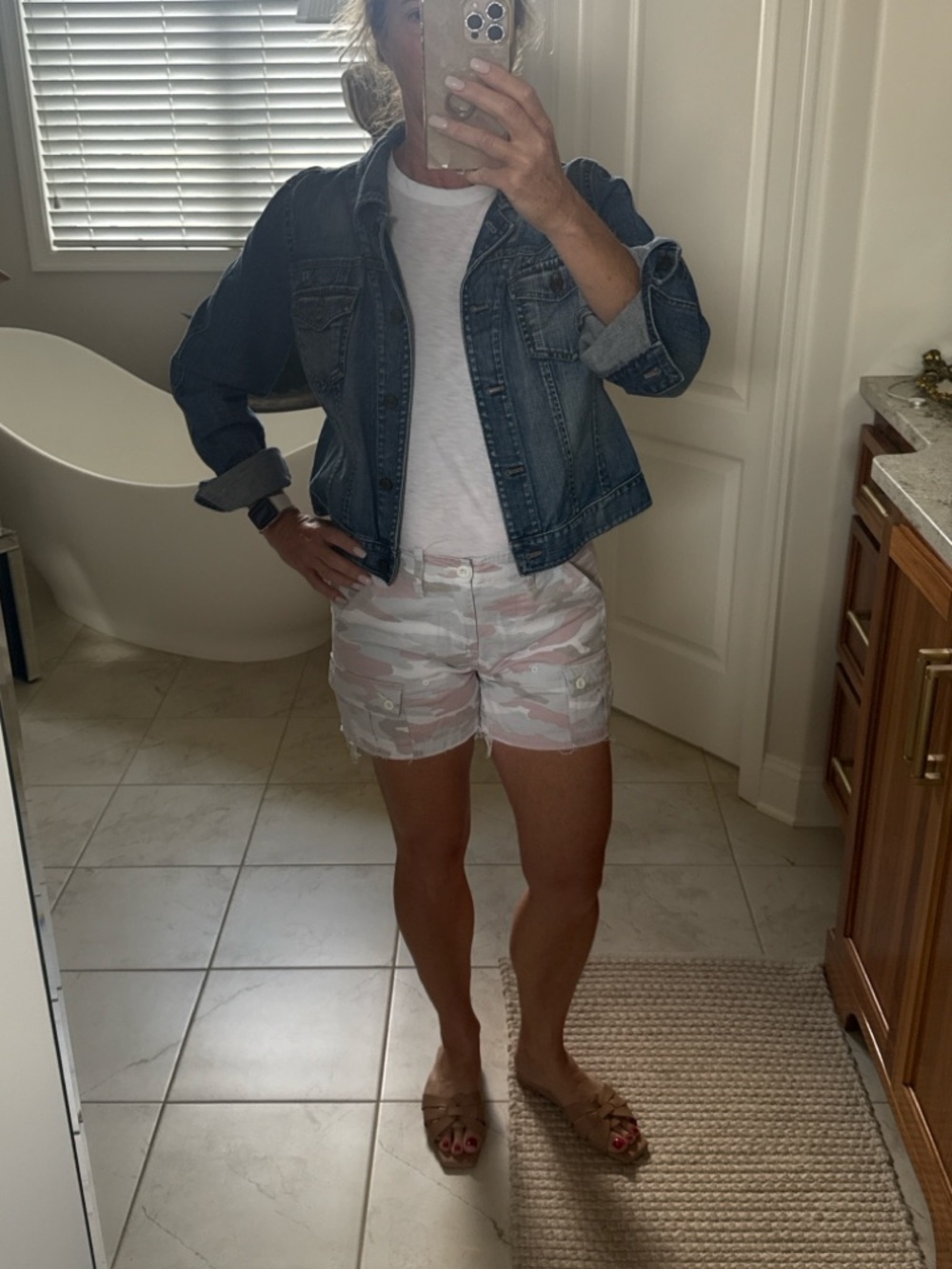 Pink Grey Camo Cargo Shorts Resort Casual Size 4